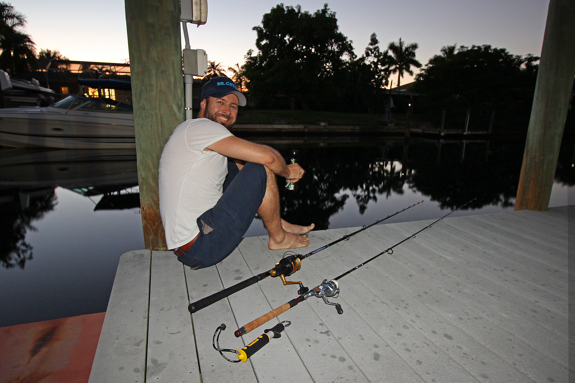 Angeln in Floridas Kanälen vom Bootssteg aus